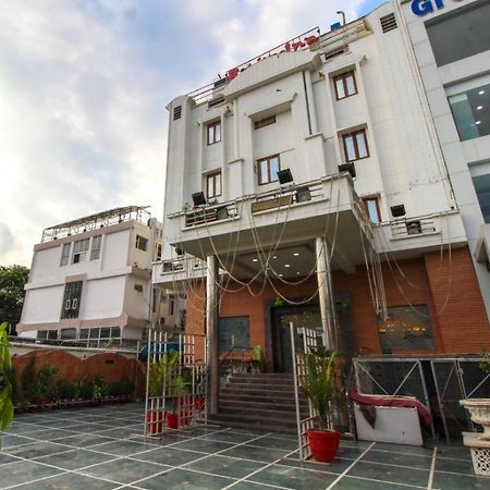 Babian Inn Lucknow Exteriör bild