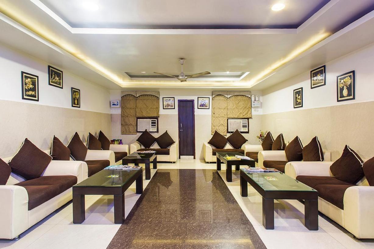 Babian Inn Lucknow Exteriör bild